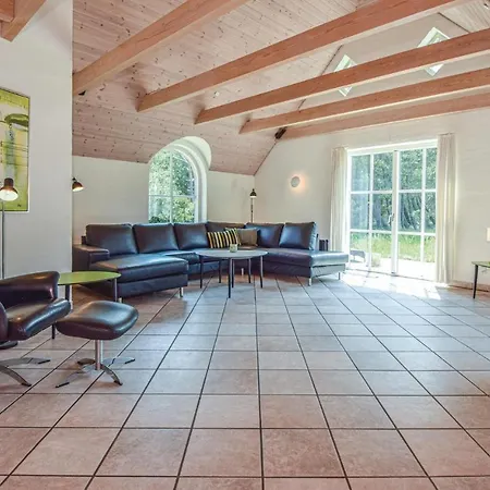 Holiday home Stunning In W/ Sauna And 4 Bedrooms Blavand