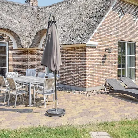 Stunning In W/ Sauna And 4 Bedrooms Blavand