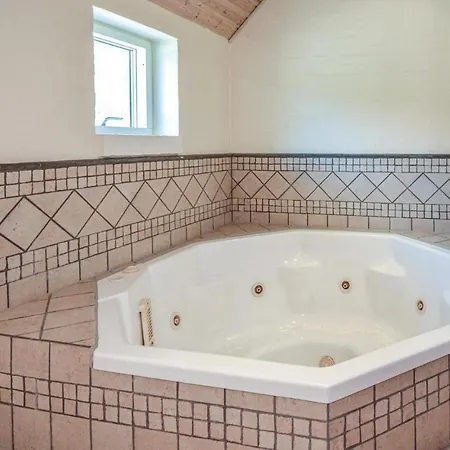 Stunning In W/ Sauna And 4 Bedrooms