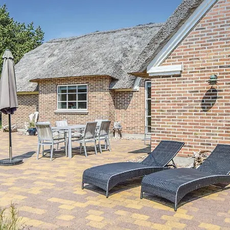 Stunning In W/ Sauna And 4 Bedrooms *