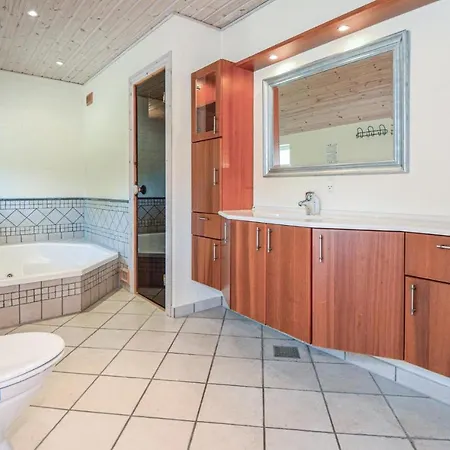 Holiday home Stunning In W/ Sauna And 4 Bedrooms *